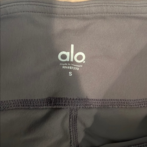 Alo Yoga Moro Legging - Picture 2 of 2